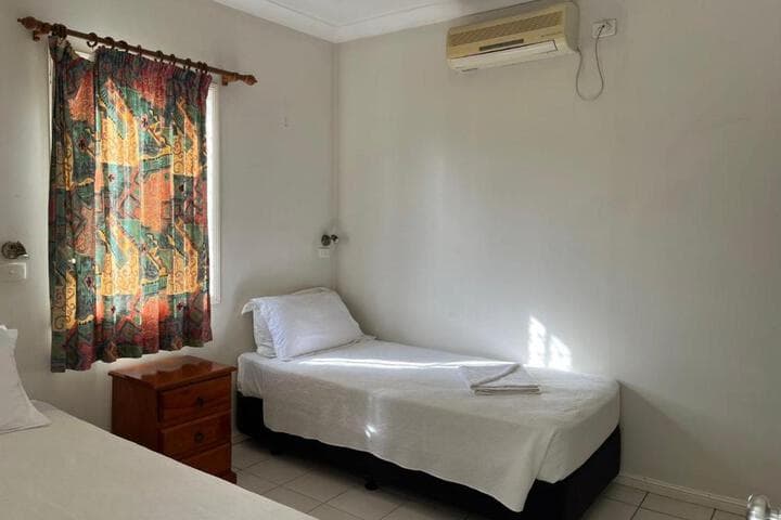 TRADEWINDS VILLAS photo 4