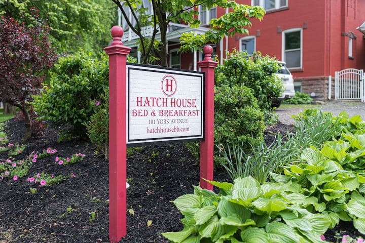 Hatch House Bed & Breakfast photo 5