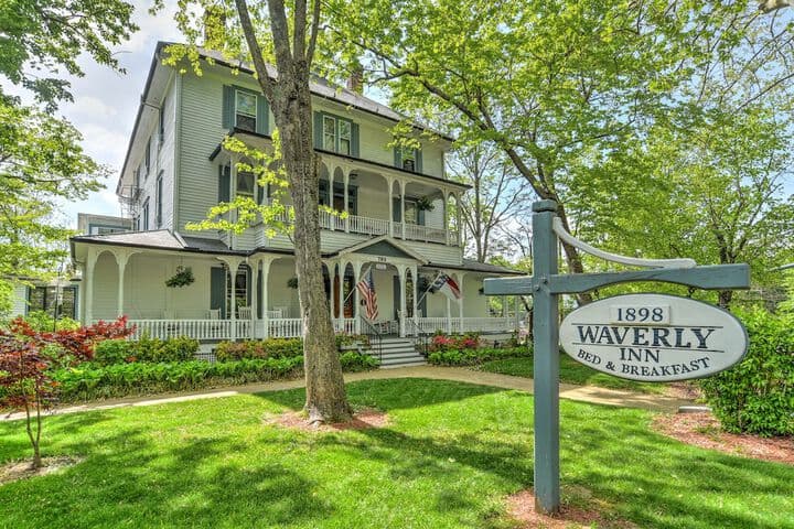 1898 Waverly Inn photo 4