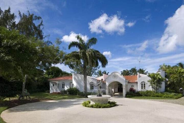Stanford House photo 2