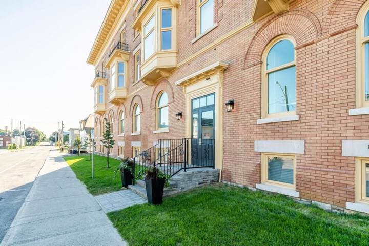 Iconic Rideau 1Bd Unit Balcony Free Parking 1 photo 4