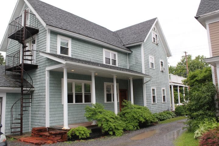 24 East Main Street B&B photo 3
