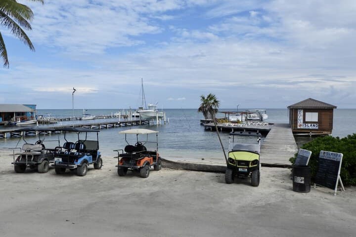 Sandbar Beachfront Hostel & Restaurant photo 2