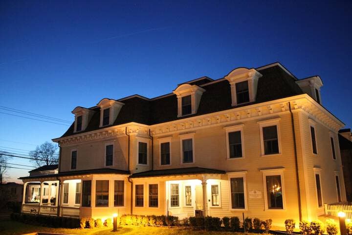 Guesthouse at Norwalk Inn photo 5