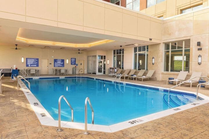 Drury Plaza Hotel Dallas Arlington photo 2