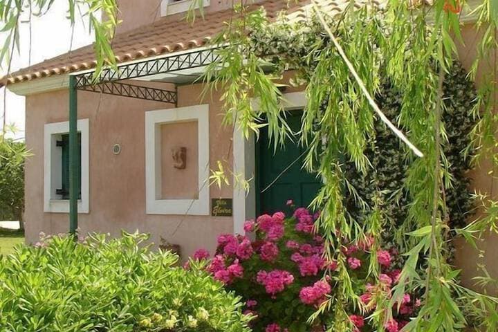 Monambeles Villas photo 3