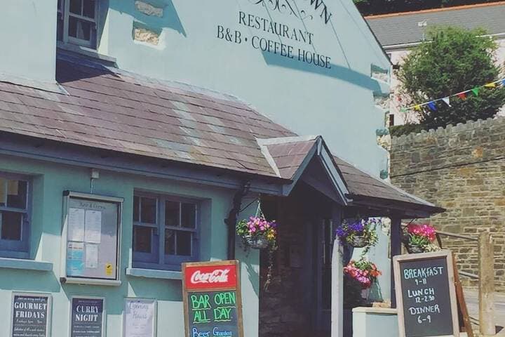 Rose&Crown photo 3