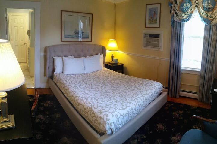 Bellevue House photo 4