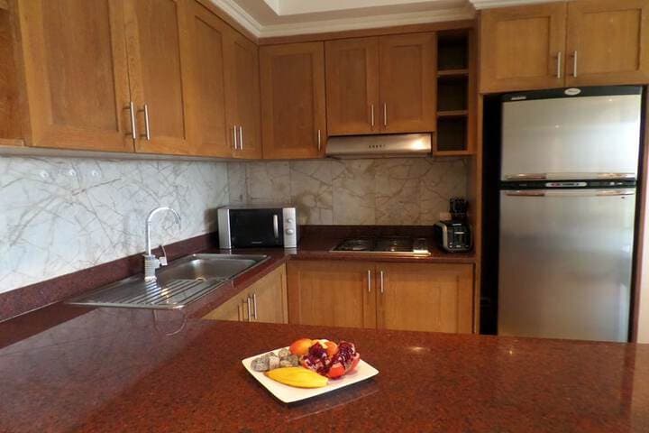Westbury Residence photo 4