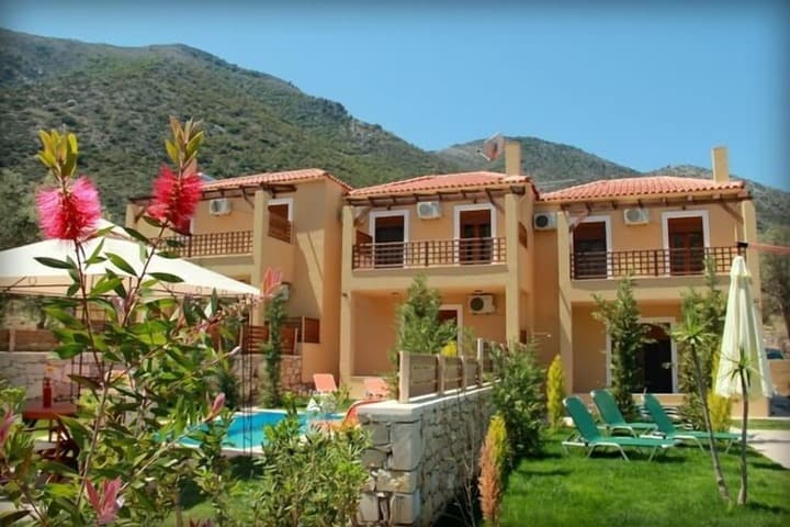 Uphoria Villas photo 5