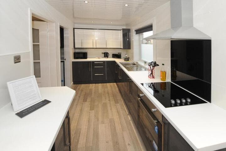 Spacious 3 bedroom house photo 5