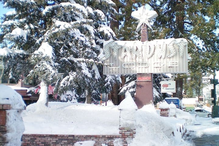 Stardust Lodge photo 2