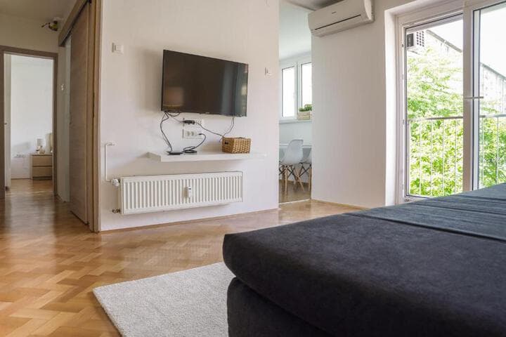 Bright Apartment photo 5