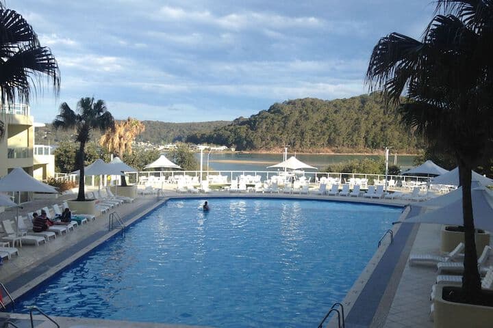 BASE Holidays Ettalong Beach Premium Apartments photo 4