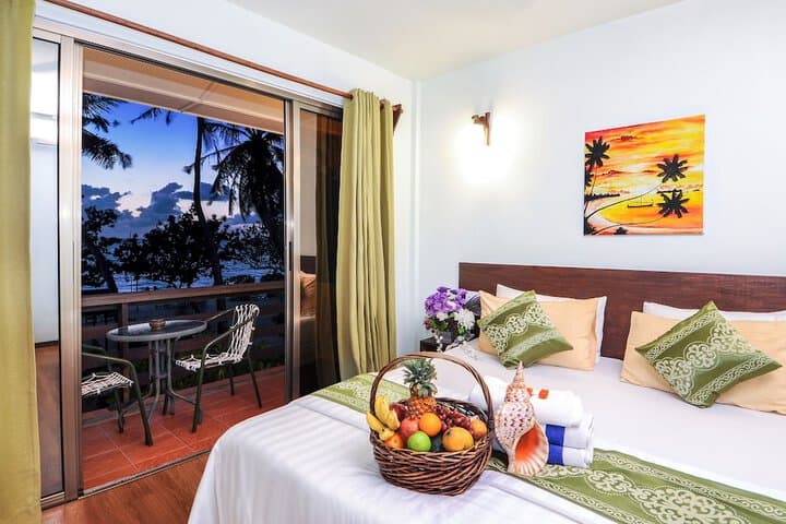Maafushi Reef destination view