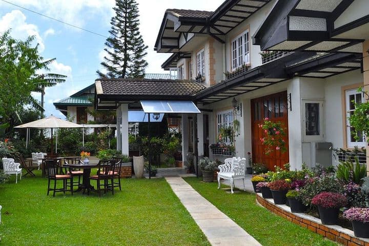 Cocoon Hills photo 2