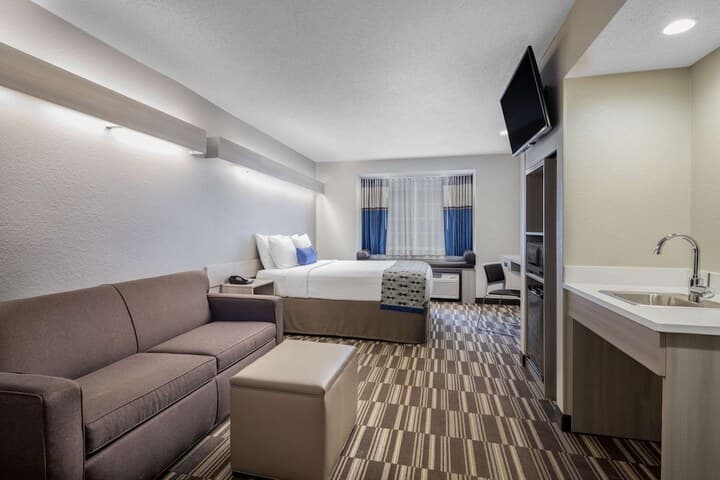 Microtel Inn & Suites by Wyndham Atlanta / Buckhead Area photo 5
