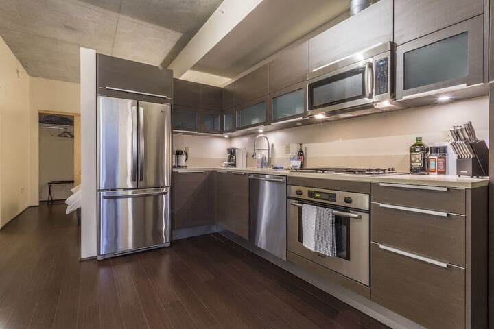 Domicile Suites at Mark on 8th photo 5