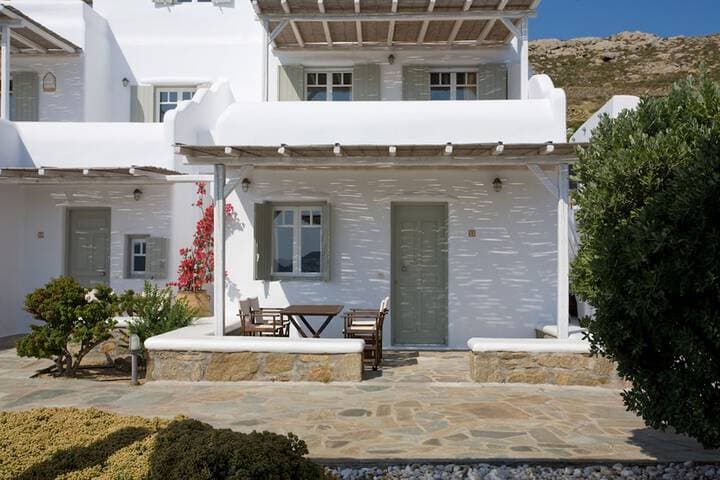 Yakinthos Residence photo 5