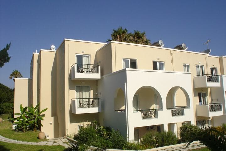 Andromeda Hotel Apartments photo 3
