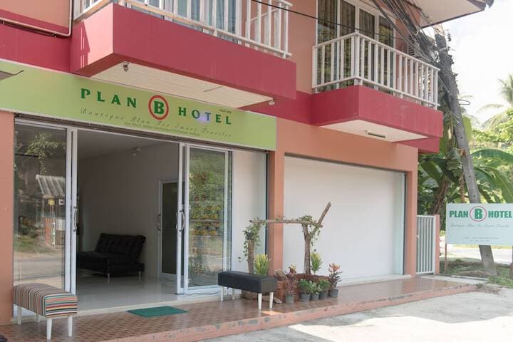 Plan B Hotel Hostel photo 4