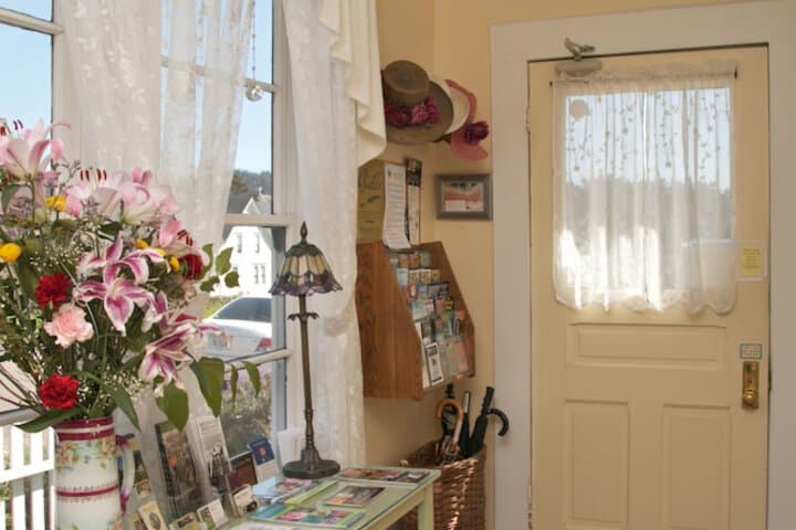 Headlands Inn Bed & Breakfast photo 2