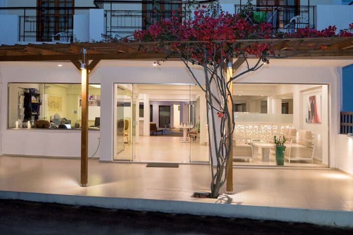 Artemis Hotel Apartments photo 2