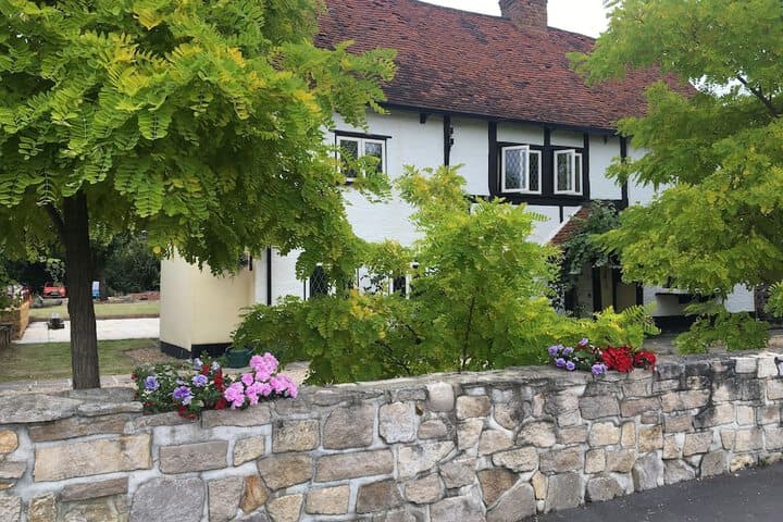 Heathrow Cottages B&B photo 3