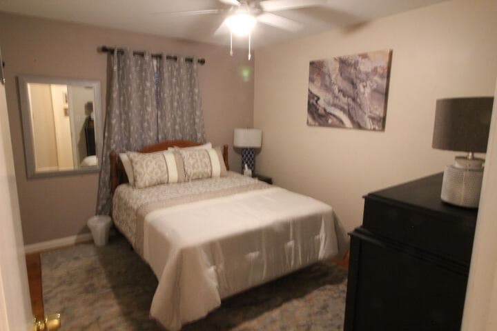 Moms House photo 4