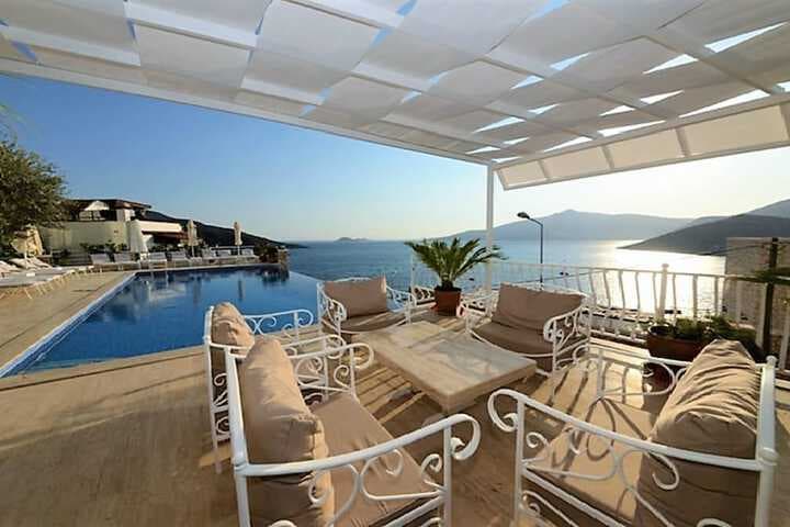 Emilia Luxury Apartments photo 1