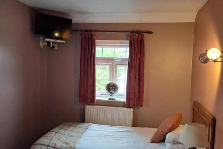 The Prince of Wales photo 4