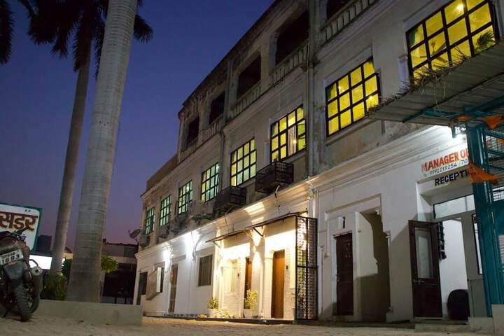 Hotel Ambassador photo 1