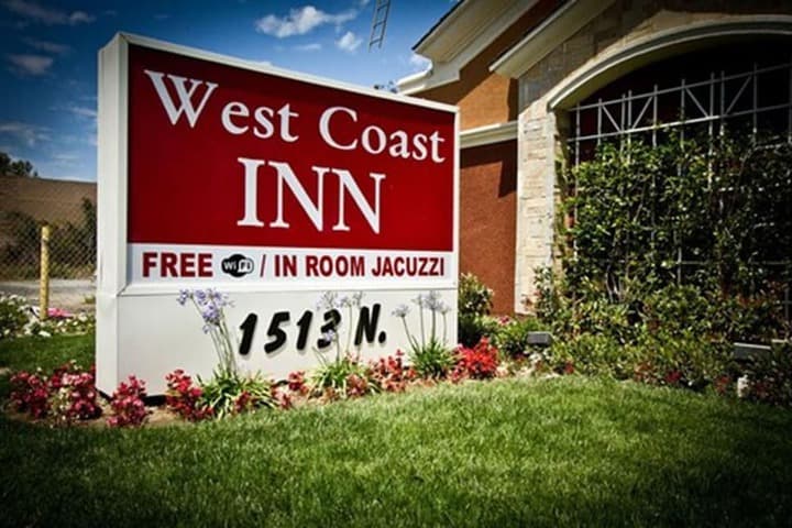 West Coast Inn Near Gem Theatre photo 3
