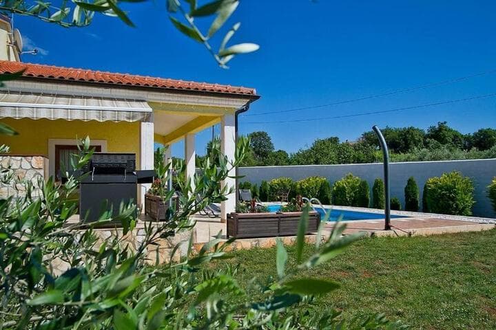 Villa MAGGIE photo 1
