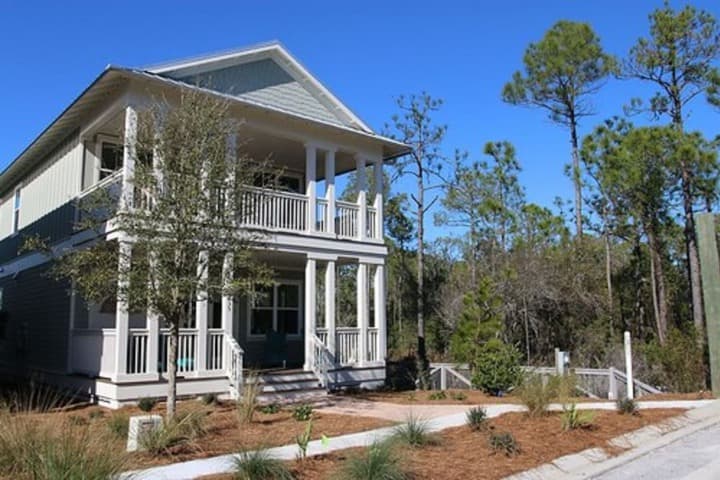 Cottage Rental Agency Seaside Florida photo 3