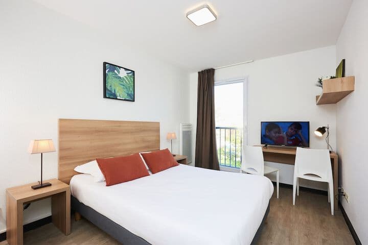 Talence destination view