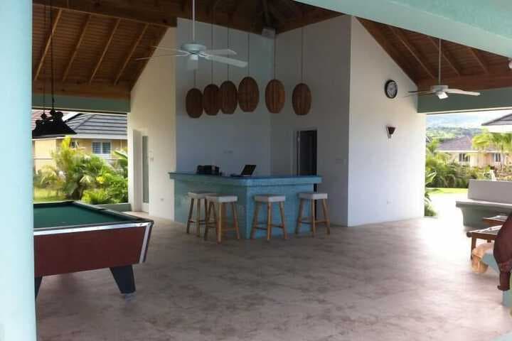 Oceanic View Apartment at Fern Court photo 3