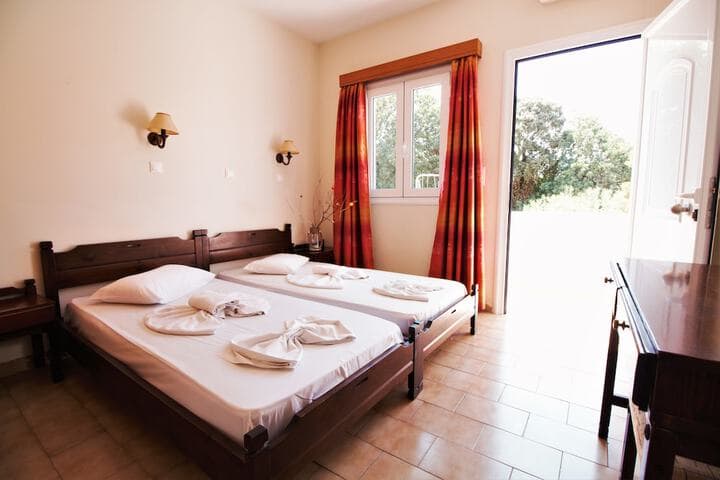 Ampavris destination view