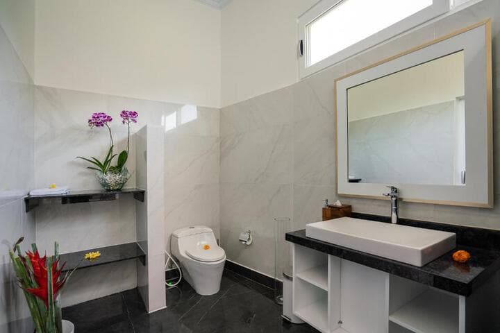 Ethan Villa photo 5