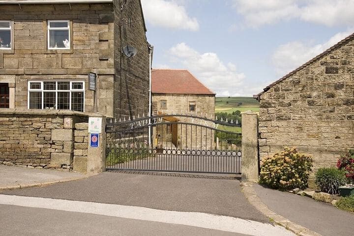 Padley Farm photo 4