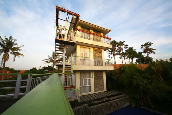 808 Residence photo 2