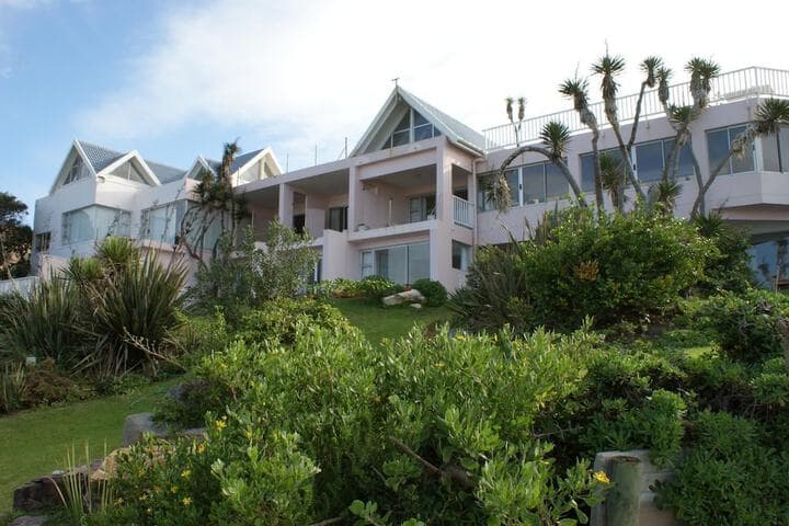 The Pink Lodge on the Beach photo 2