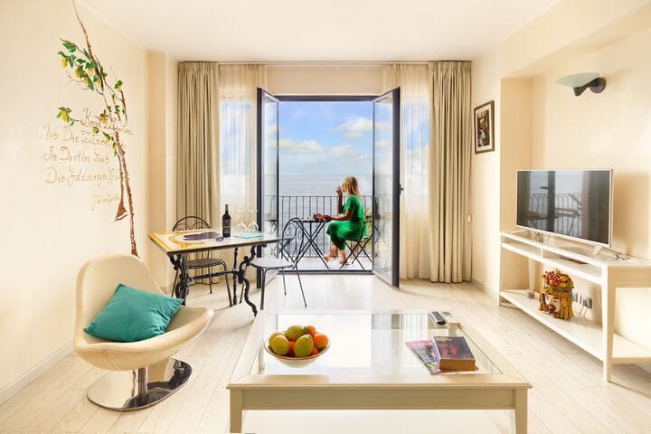 Praiola destination view