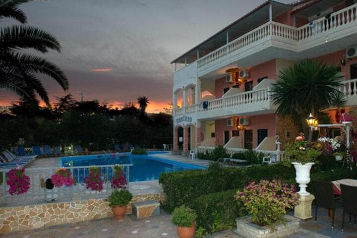 Flamingo Apartments Moraitika Corfu photo 3