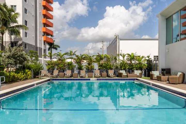 DOUBLETREE by HILTON MIAMI NORTH photo 2