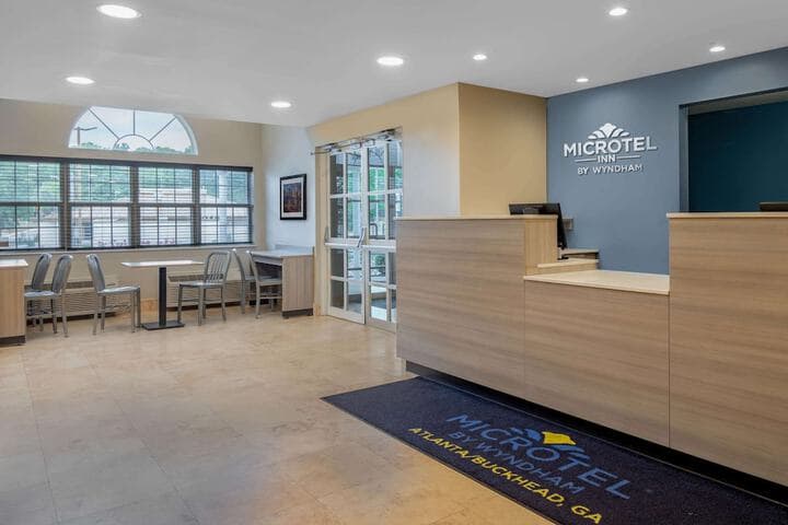 Microtel Inn & Suites by Wyndham Atlanta / Buckhead Area photo 3