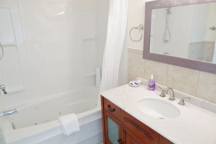 Cavendish Breeze Inn photo 5