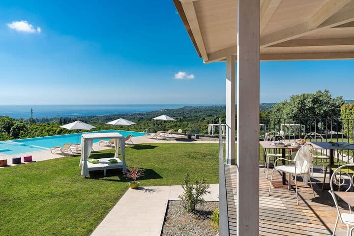 Santa Venerina destination view