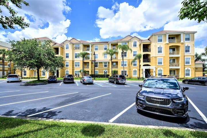 Vista Cay Resort by Millenium at Universal Blvd photo 2
