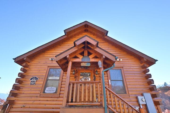 Howling Wolf One Bedroom Cabin photo 3